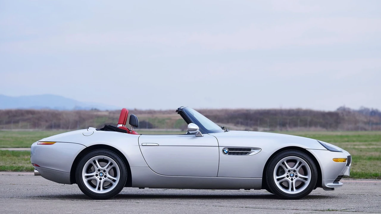 2000 BMW Z8 - Image 2 of 31
