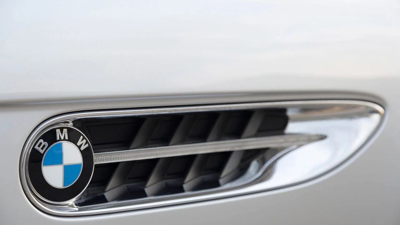 2000 BMW Z8 - Image 25 of 31