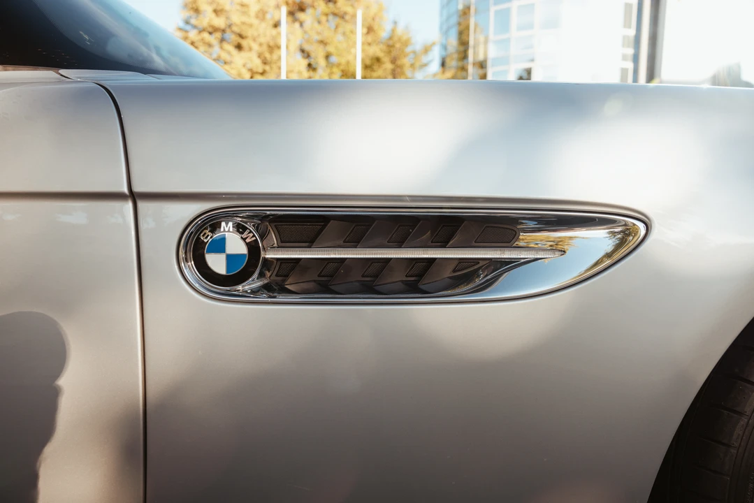 2000 BMW Z8 - Image 30 of 31