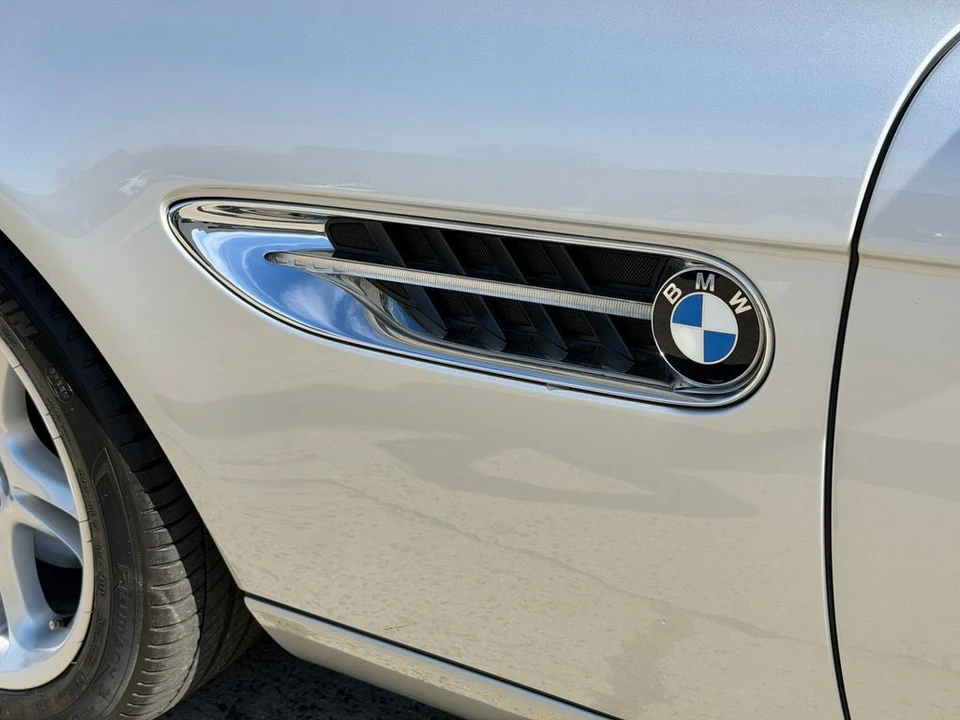 2000 BMW Z8 - Image 16 of 21