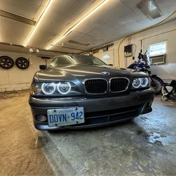 2000 BMW E39 540i
