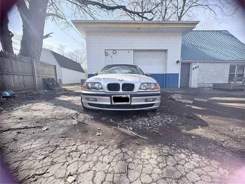 2000 BMW 323i