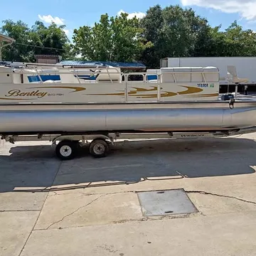 2000 Bentley 240 Fish