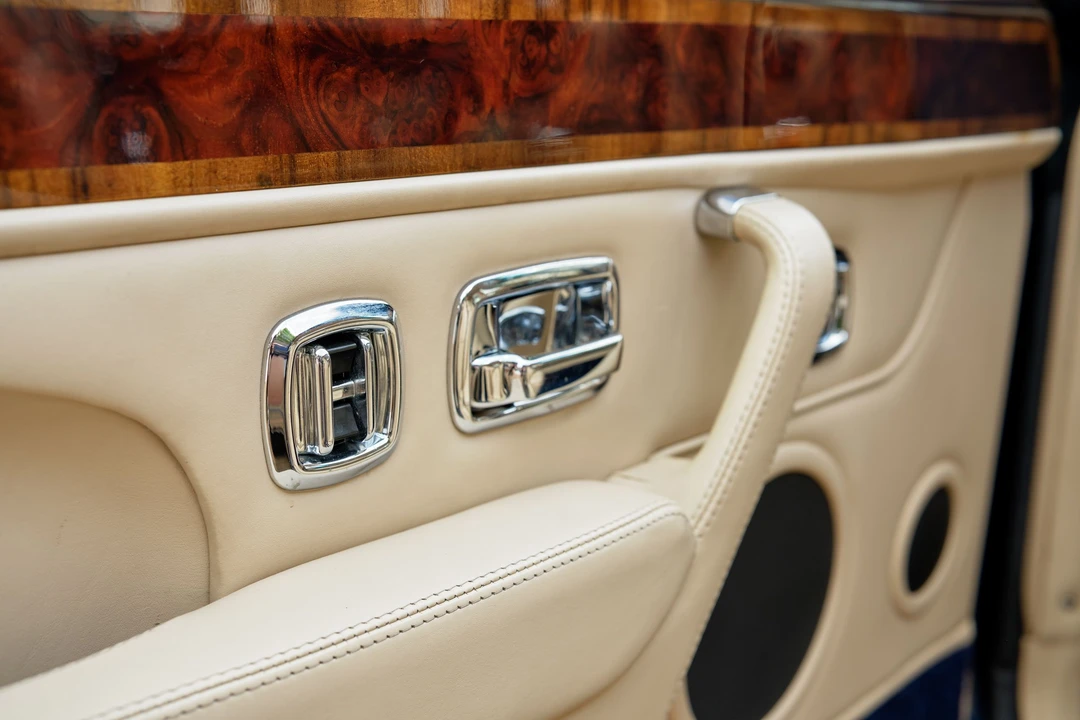 2000 Bentley Azure 1st Gen - Image 27 of 31