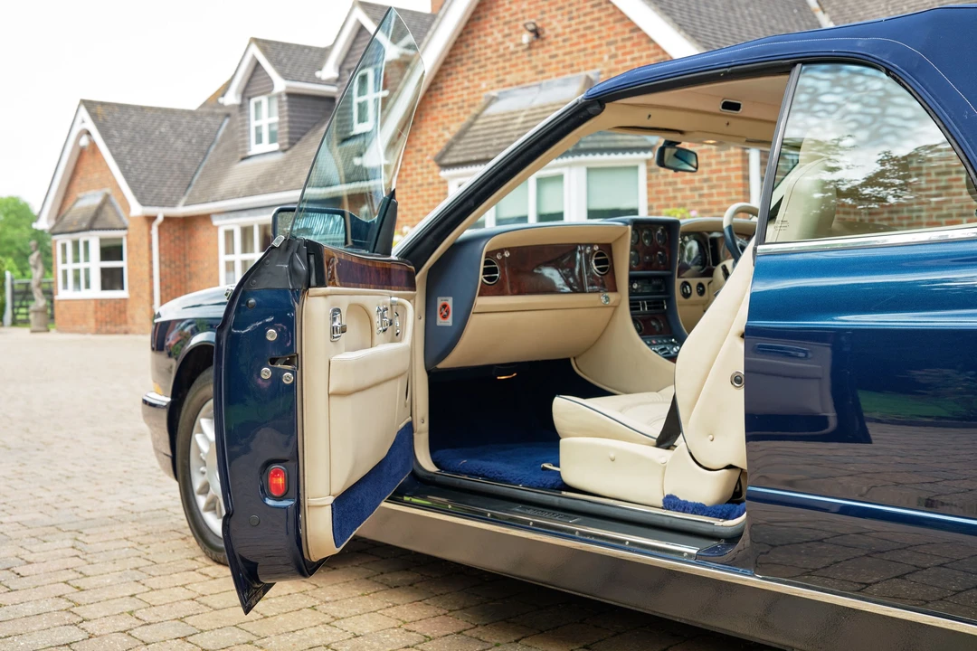 2000 Bentley Azure 1st Gen - Image 16 of 31