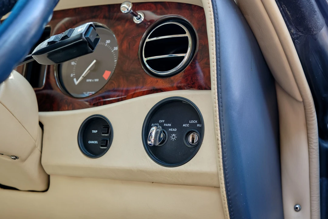 2000 Bentley Azure 1st Gen - Image 26 of 31