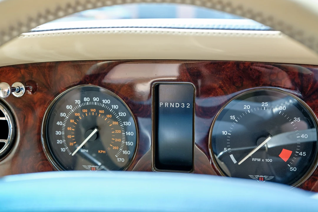 2000 Bentley Azure 1st Gen - Image 5 of 31
