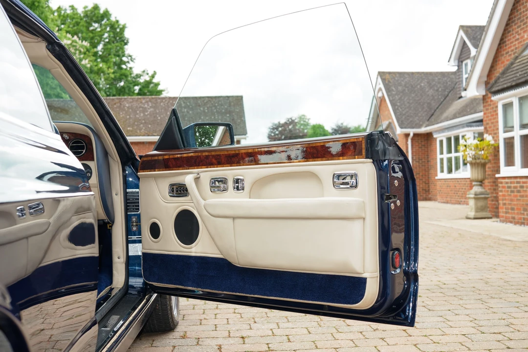 2000 Bentley Azure 1st Gen - Image 7 of 31