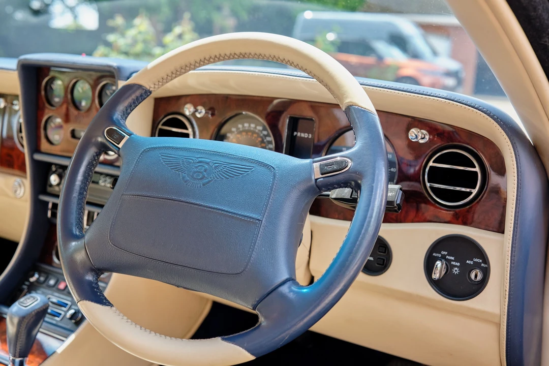 2000 Bentley Azure 1st Gen - Image 20 of 31