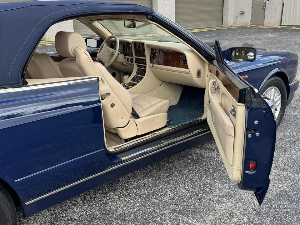 2000 Bentley Azure 1st Gen - Image 10 of 25