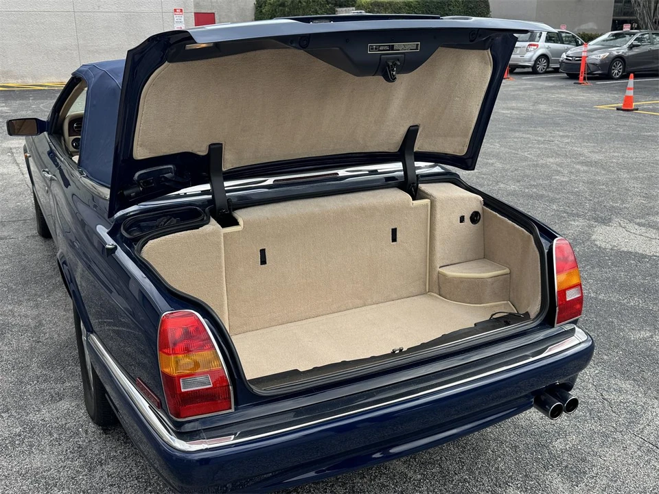 2000 Bentley Azure 1st Gen - Image 18 of 25