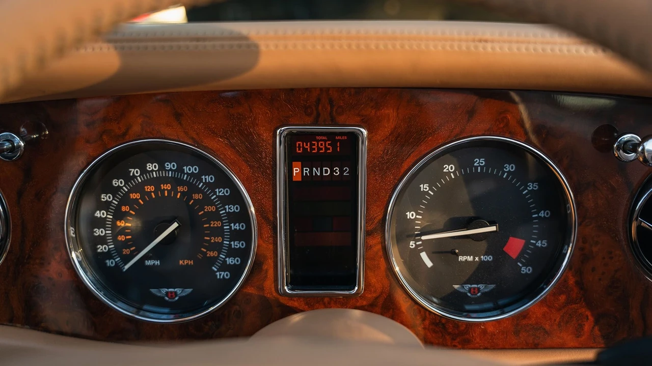 2000 Bentley Azure 1st Gen - Image 19 of 31