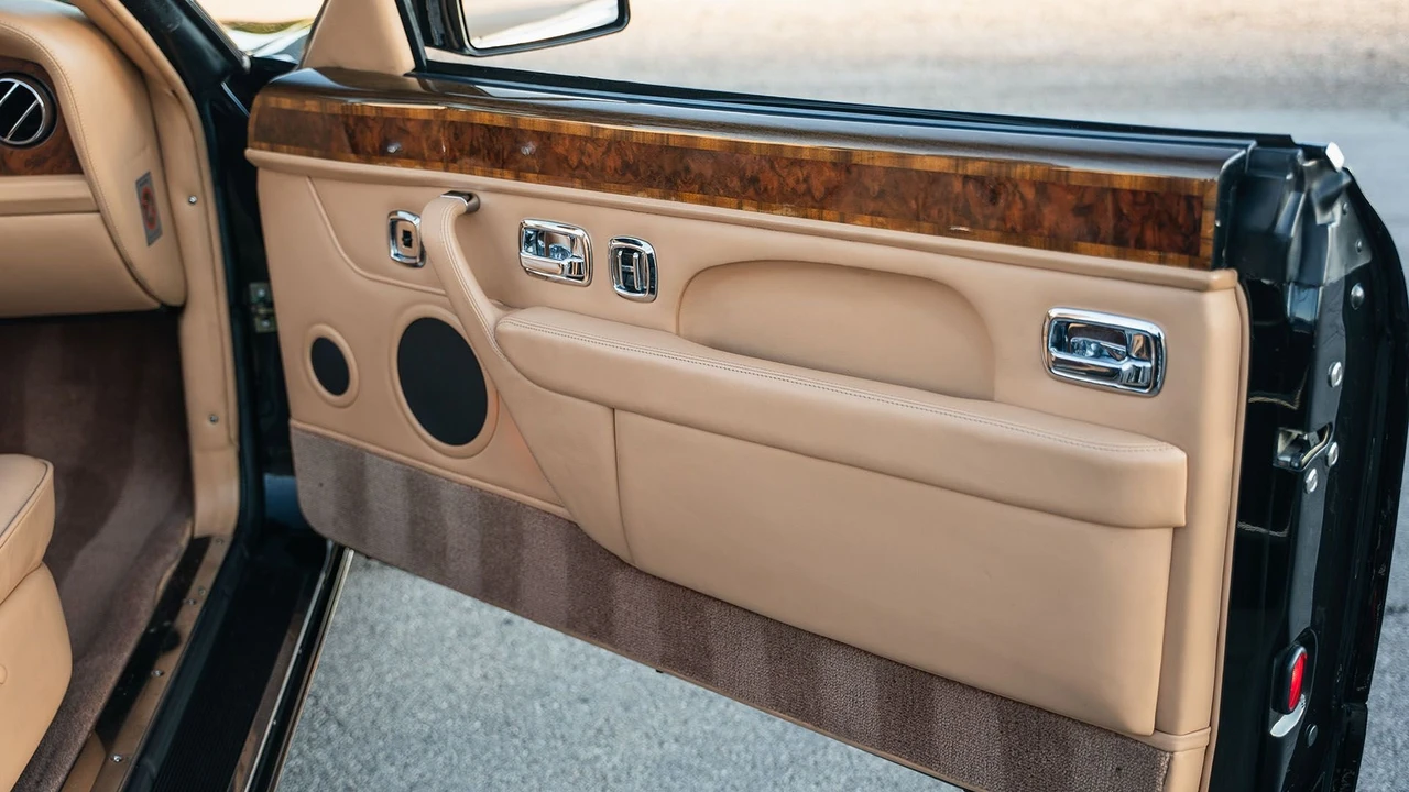2000 Bentley Azure 1st Gen - Image 16 of 31