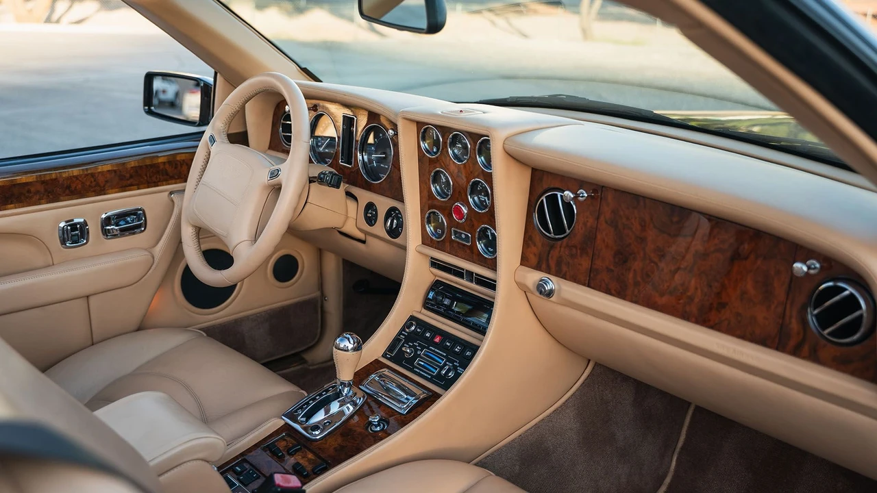 2000 Bentley Azure 1st Gen - Image 17 of 31