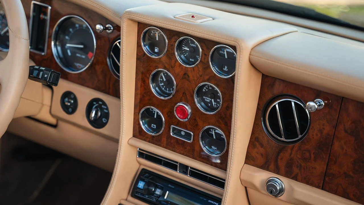 2000 Bentley Azure 1st Gen - Image 24 of 31