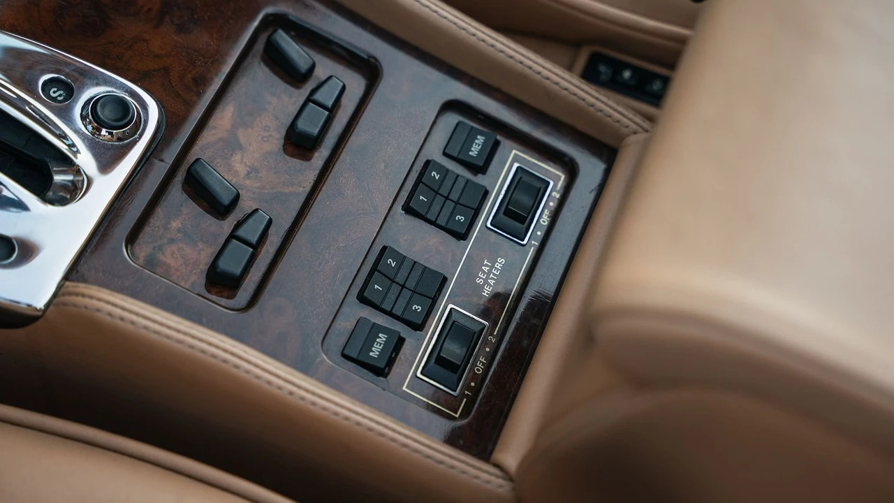 2000 Bentley Azure 1st Gen - Image 25 of 31