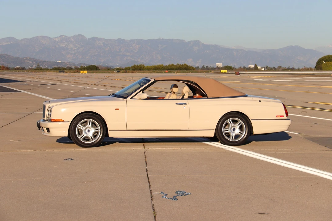 2000 Bentley Azure 1st Gen - Image 14 of 31