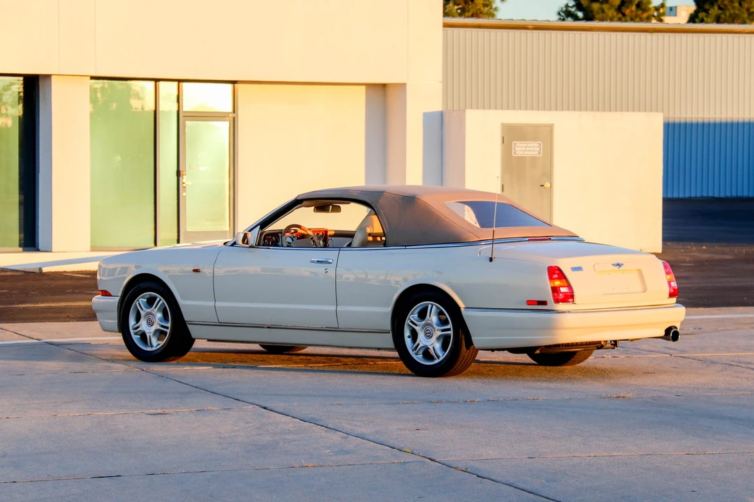 2000 Bentley Azure 1st Gen - Image 19 of 31