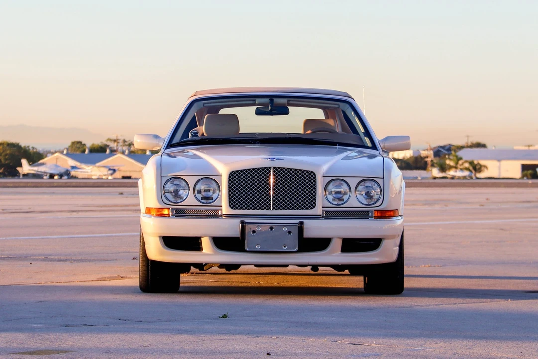 2000 Bentley Azure 1st Gen - Image 9 of 31