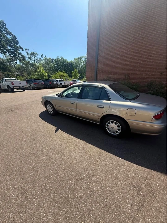 2000 Buick Century - Image 2 of 9