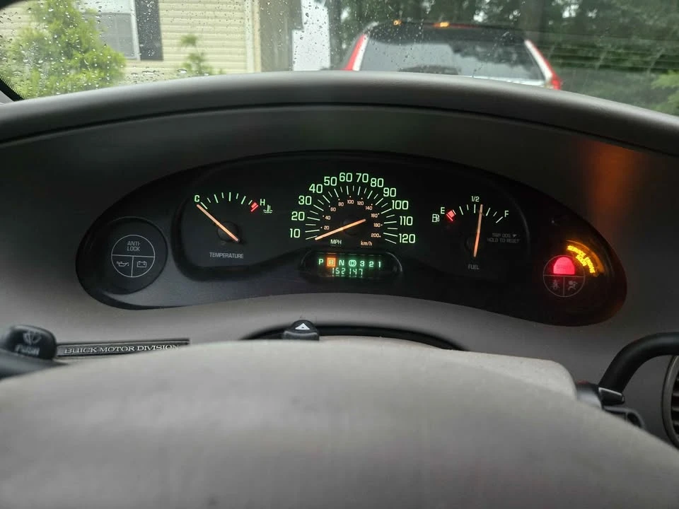 2000 Buick Century - Image 2 of 7