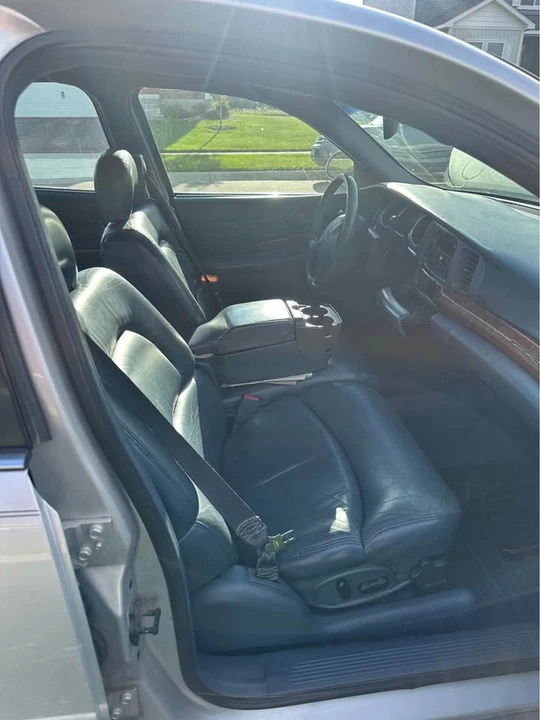 2000 Buick LeSabre - Image 2 of 5