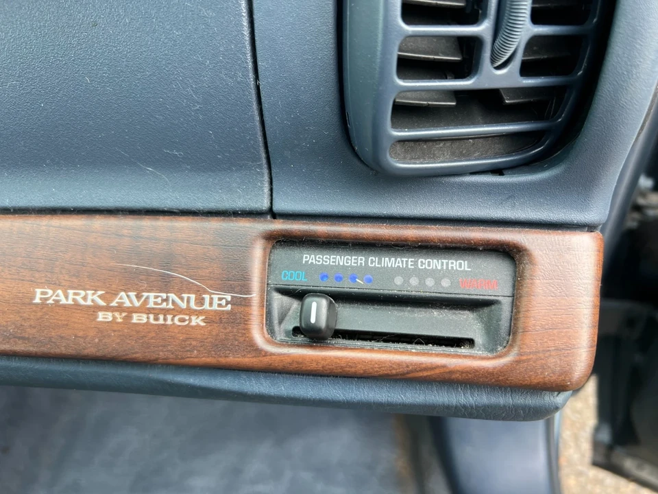 2000 Buick Park Avenue - Image 18 of 21