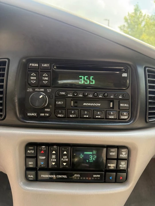 2000 Buick Regal - Image 10 of 20