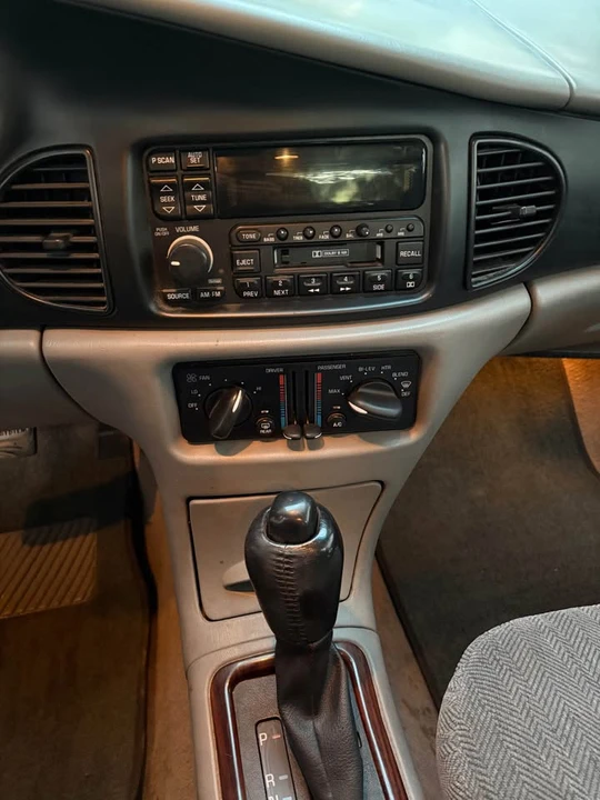 2000 Buick Regal - Image 9 of 11