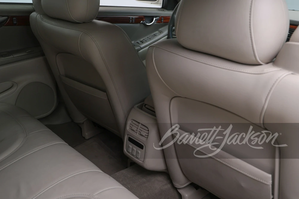 2000 Cadillac DeVille 8th Gen - Image 16 of 31