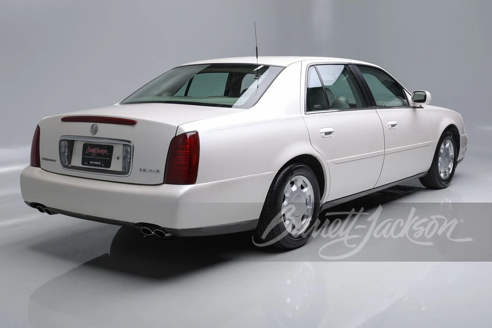 2000 Cadillac DeVille 8th Gen - Image 2 of 31