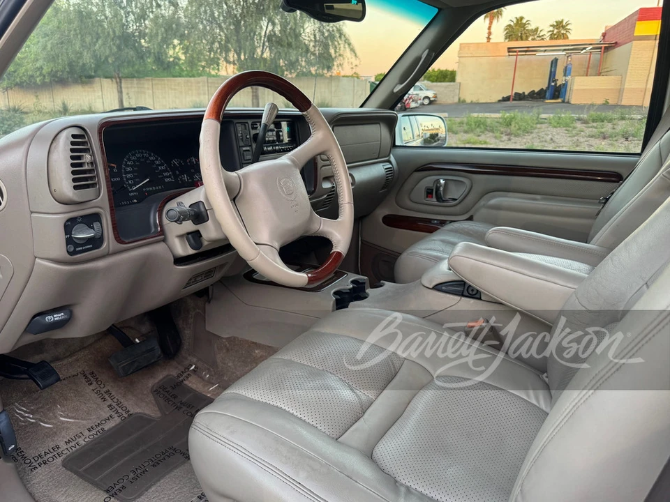 2000 Cadillac Escalade 1st Gen - Image 4 of 17