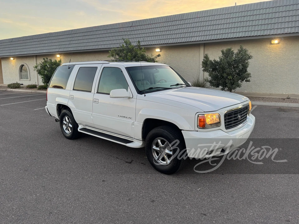 2000 Cadillac Escalade 1st Gen - Image 6 of 17