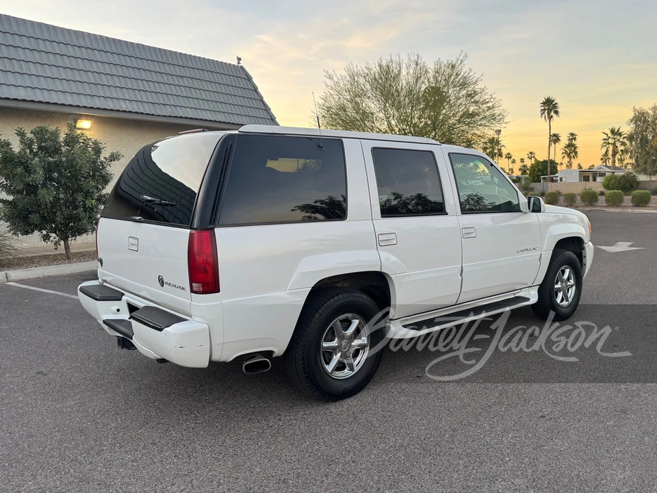 2000 Cadillac Escalade 1st Gen - Image 11 of 17