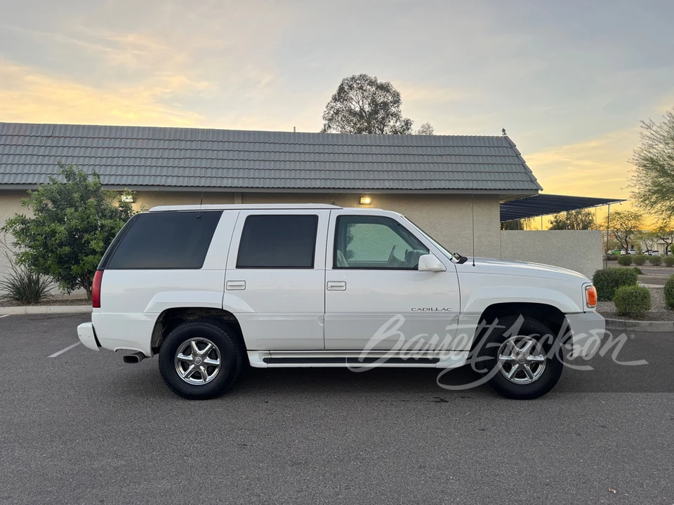 2000 Cadillac Escalade 1st Gen - Image 5 of 17