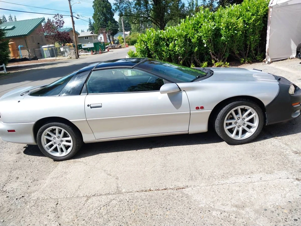 2000 Chevrolet Camaro SS 4th Gen - Image 10 of 16
