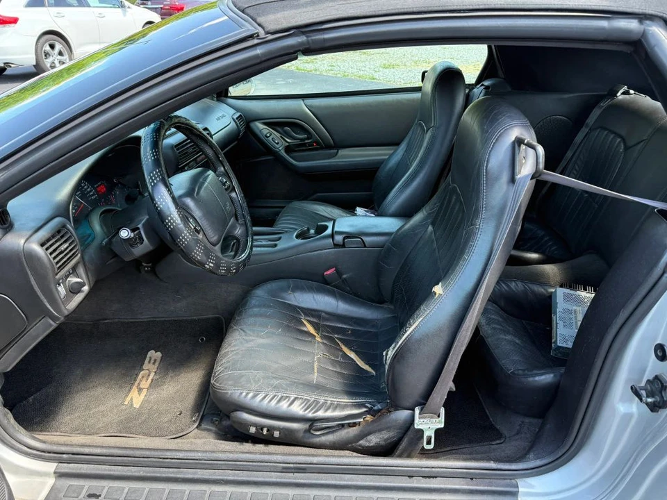 2000 Chevrolet Camaro 4th Gen - Image 14 of 29