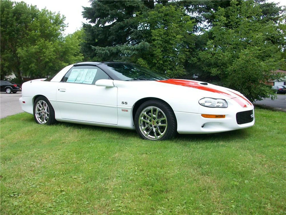 2000 Chevrolet Camaro 4th Gen - Image 2 of 4
