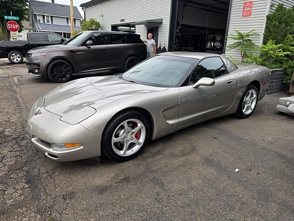 2000 Chevrolet Corvette C5 - Image 2 of 10