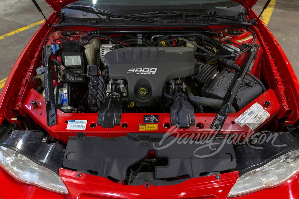 2000 Chevrolet Monte Carlo 6th Gen - Image 2 of 4