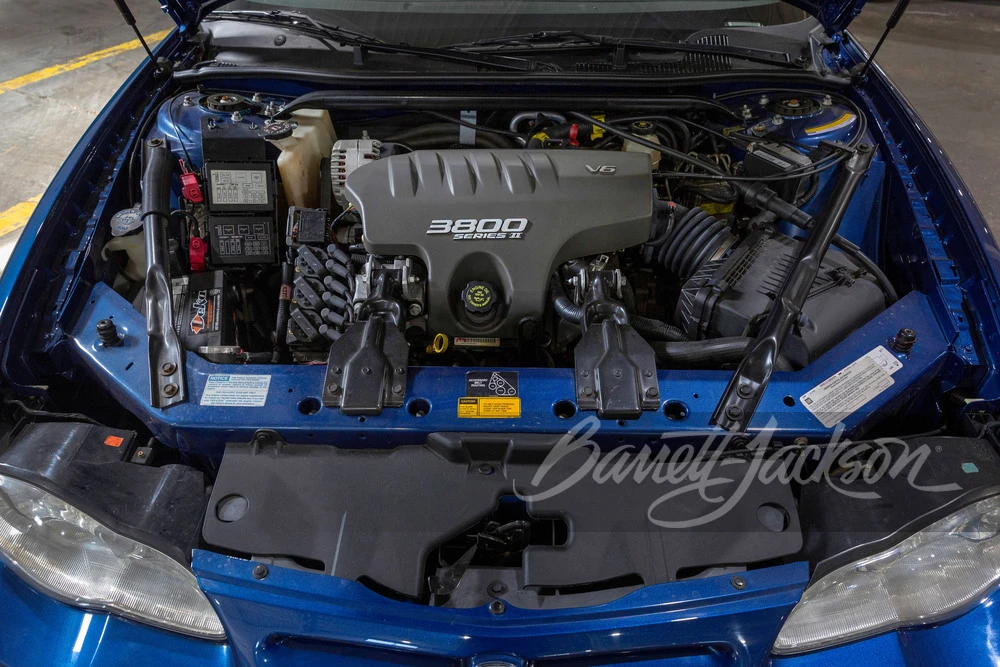 2000 Chevrolet Monte Carlo 6th Gen - Image 2 of 4