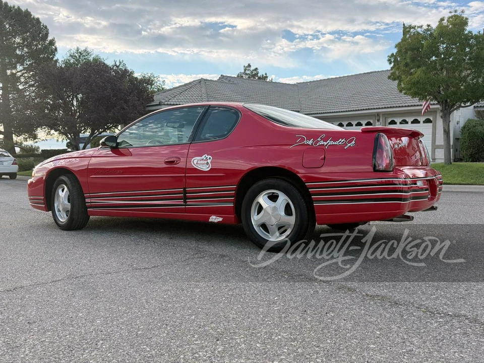 2000 Chevrolet Monte Carlo 6th Gen - Image 2 of 10