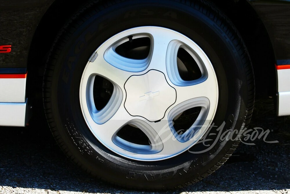 2000 Chevrolet Monte Carlo 6th Gen - Image 13 of 26