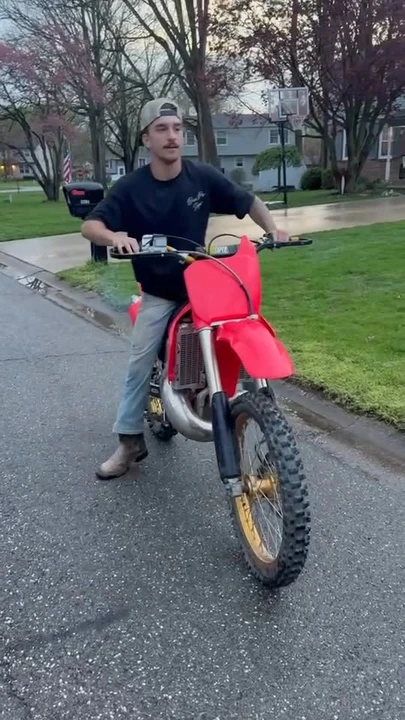 2000 Honda CR - Image 2 of 2