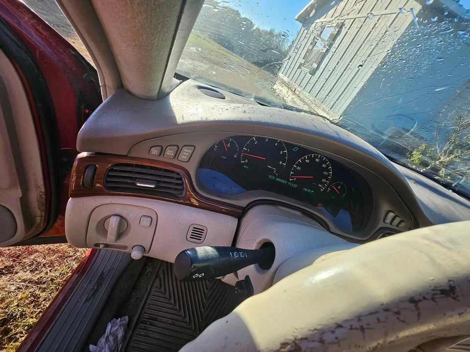 2000 Cadillac - Image 3 of 7