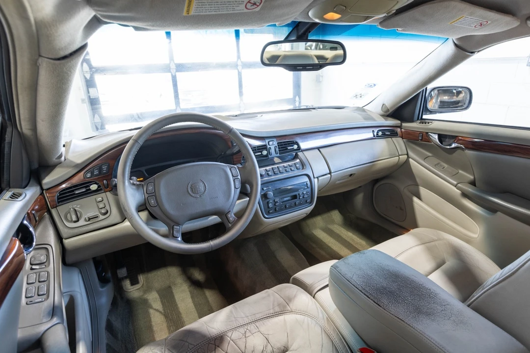 2000 Cadillac DeVille 8th Gen - Image 16 of 31