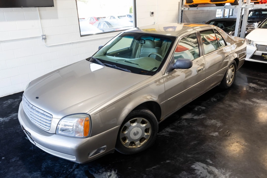 2000 Cadillac DeVille 8th Gen - Image 2 of 31
