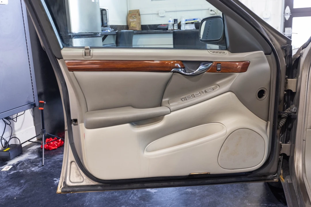 2000 Cadillac DeVille 8th Gen - Image 18 of 31