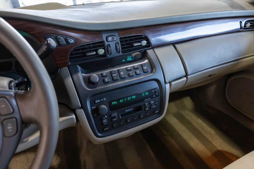 2000 Cadillac DeVille 8th Gen - Image 22 of 31