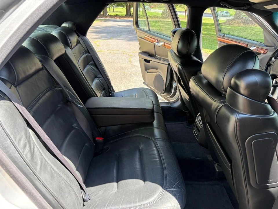 2000 Cadillac DeVille 8th Gen - Image 7 of 31